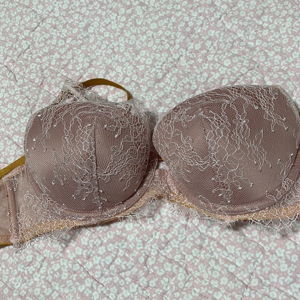 Victoria’s Secret Chantilly Pink/Gold Lined Plunge Bra - Picture 9 of 9